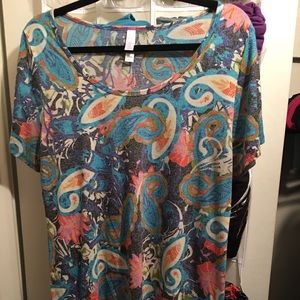 LuLaRoe Classic T (L)
